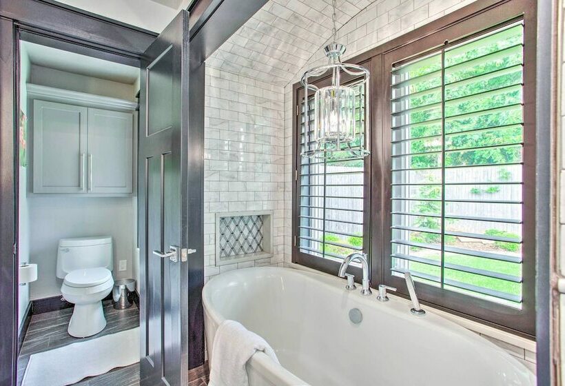 Norman House W/ Furnished Patio, Gas Grill!