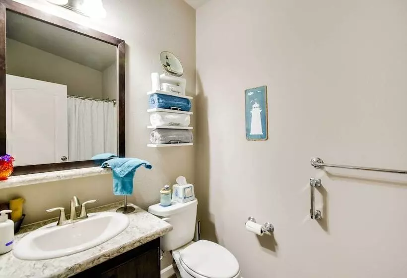 Ocean Shores Retreat W/ Porch & Canal Views!