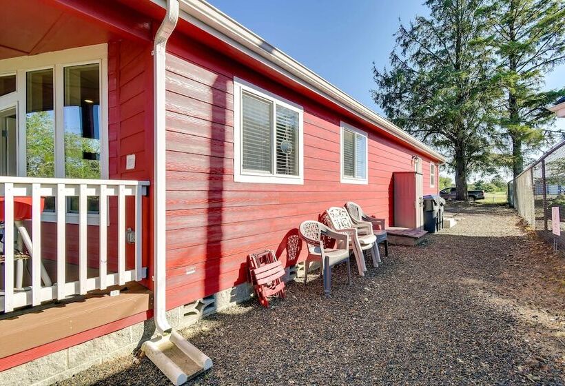 Ocean Shores Retreat W/ Porch & Canal Views!