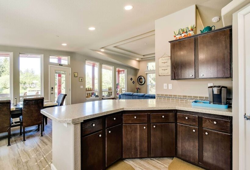 Ocean Shores Retreat W/ Porch & Canal Views!