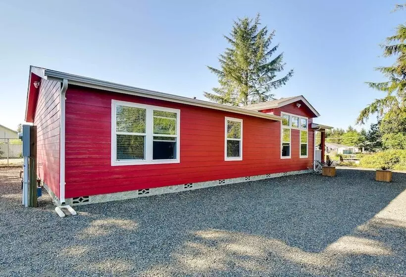 Ocean Shores Retreat W/ Porch & Canal Views!