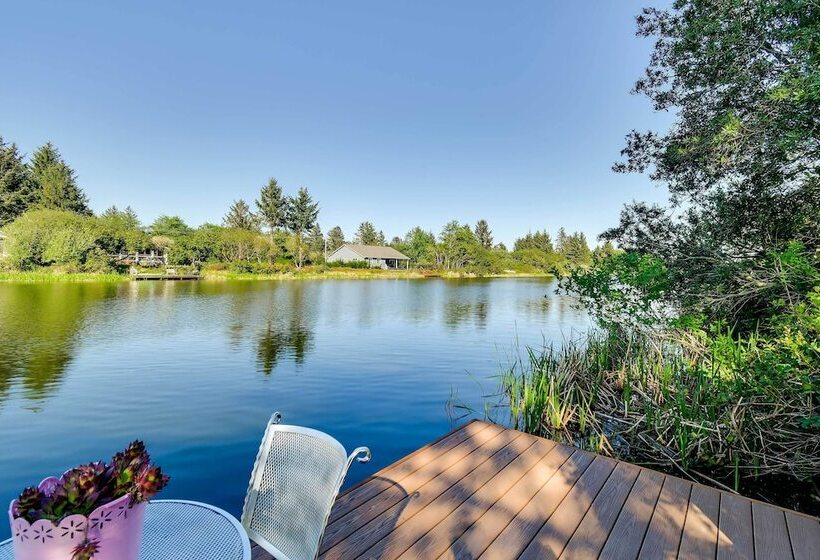 Ocean Shores Retreat W/ Porch & Canal Views!