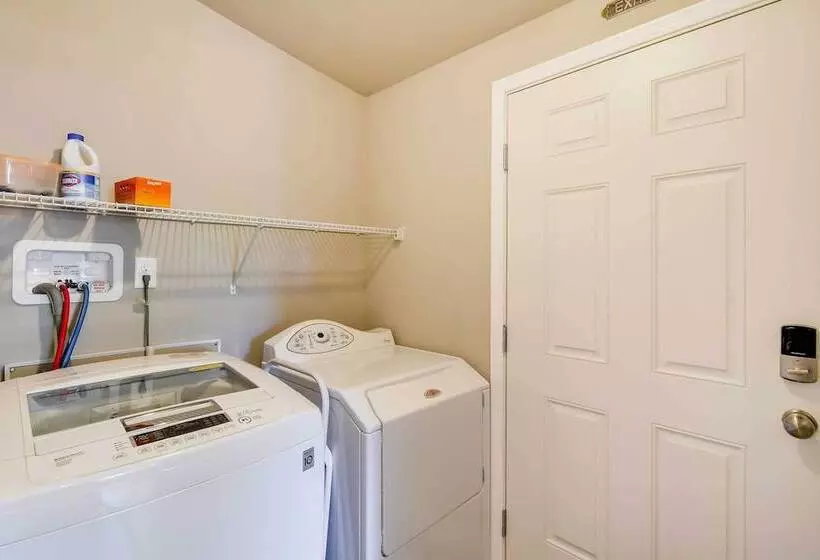 Ocean Shores Retreat W/ Porch & Canal Views!