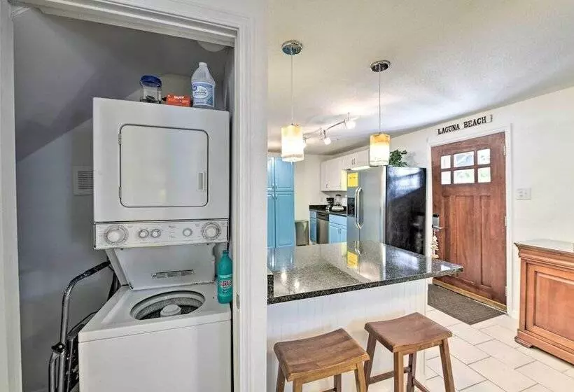 Pcb Group Retreat W/ Deck, 1 Block To Beach!