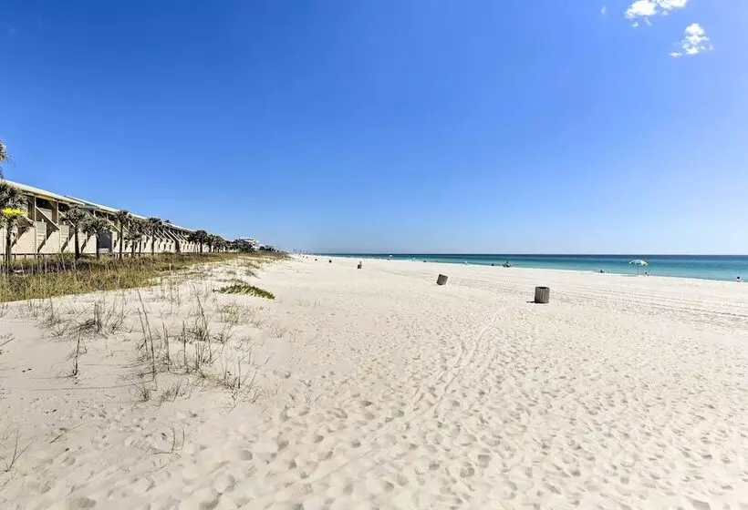 Pcb Group Retreat W/ Deck, 1 Block To Beach!