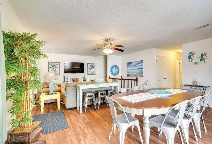 Pcb Group Retreat W/ Deck, 1 Block To Beach!