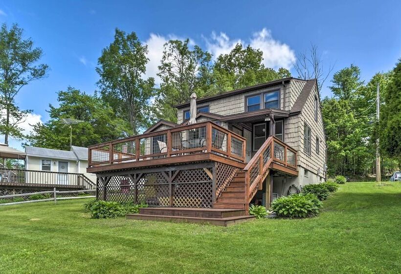 Picturesque Cottage With Sunroom On Ashmere Lake!