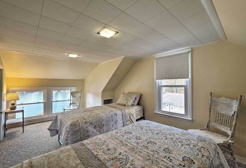 Picturesque Cottage With Sunroom On Ashmere Lake!