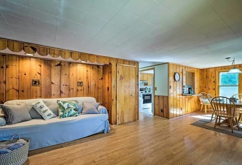 Picturesque Cottage With Sunroom On Ashmere Lake!