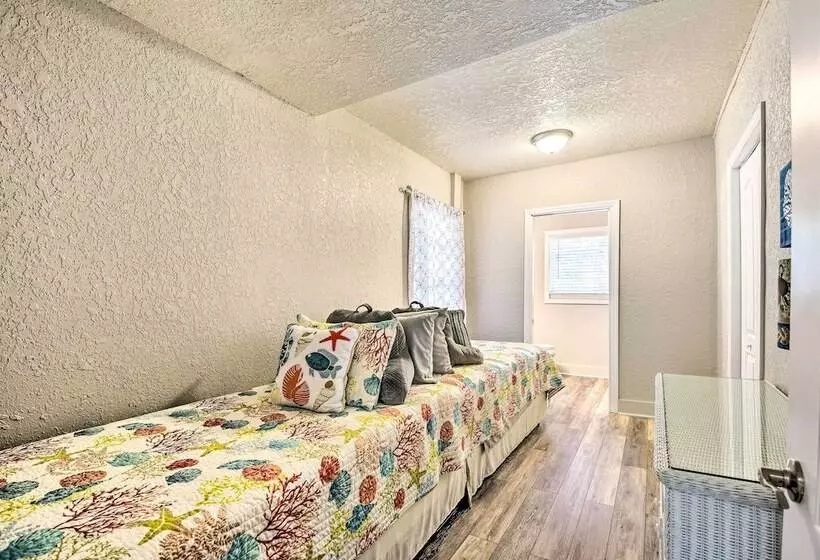 Port Charlotte Cottage ~ 3 Mi To Beach Park!