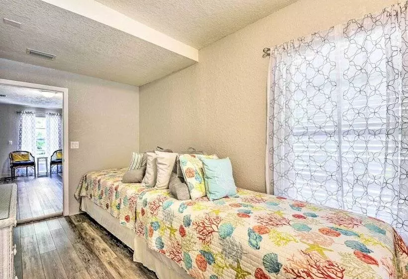 Port Charlotte Cottage ~ 3 Mi To Beach Park!