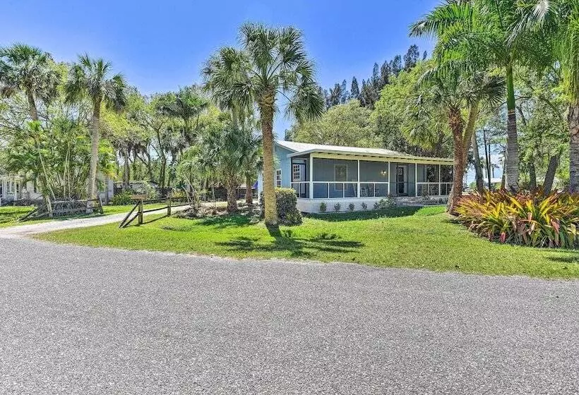 Port Charlotte Cottage ~ 3 Mi To Beach Park!