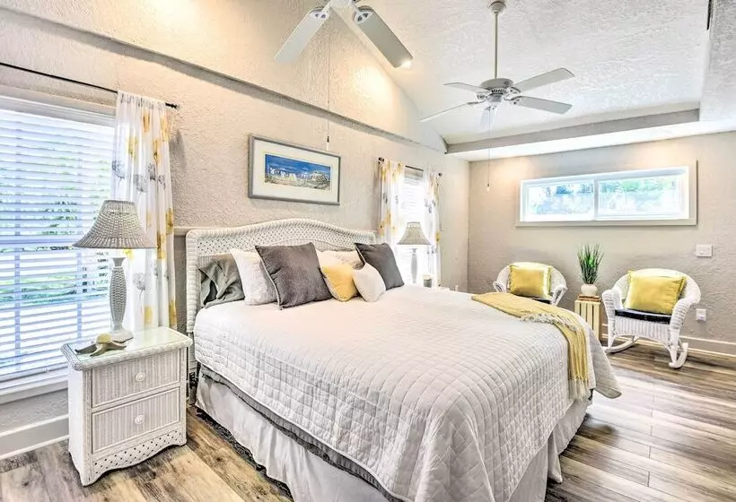 Port Charlotte Cottage ~ 3 Mi To Beach Park!