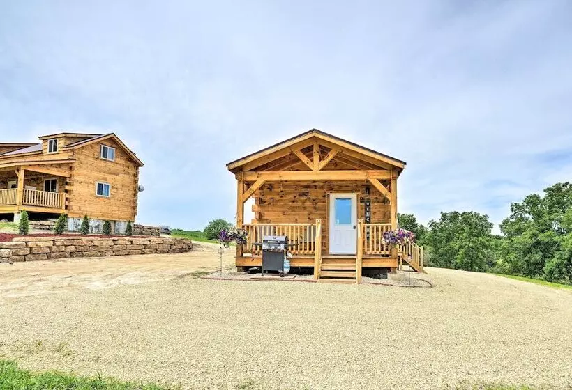 Serene Views: Quiet Farmhouse Cabin In Wisconsin!