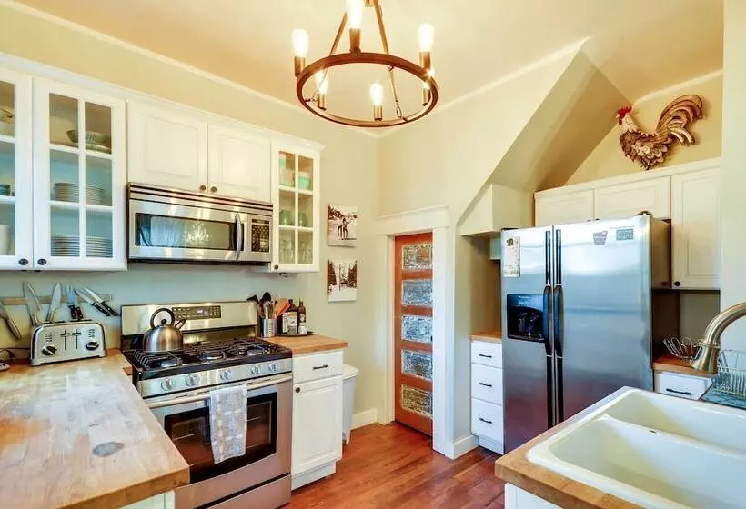 Red Lodge Home On Broadway   15 Min To Ski Resort!