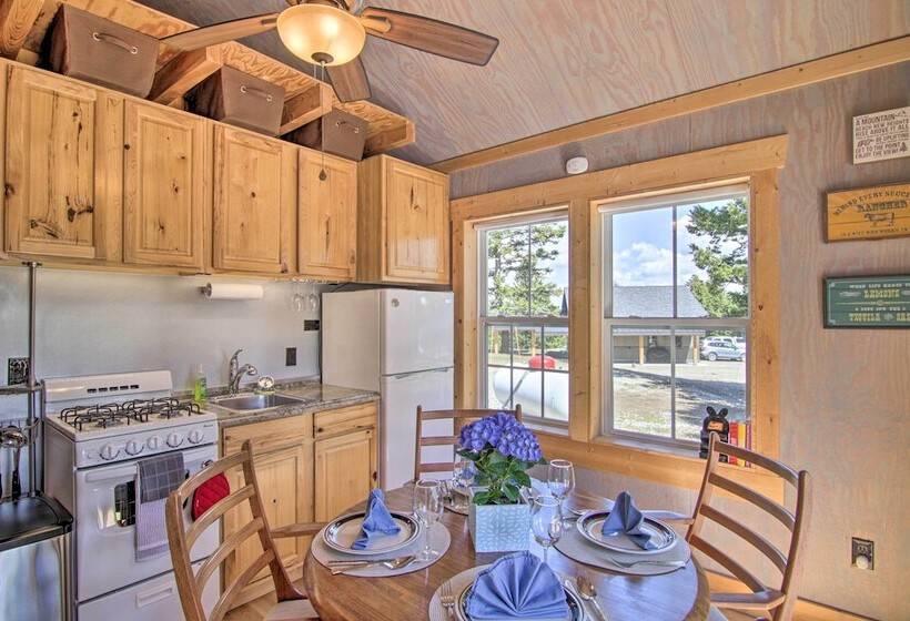 Remote Mtn Retreat W/ Hot Tub: Outside Bozeman!