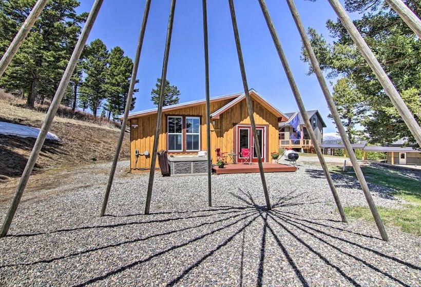Remote Mtn Retreat W/ Hot Tub: Outside Bozeman!