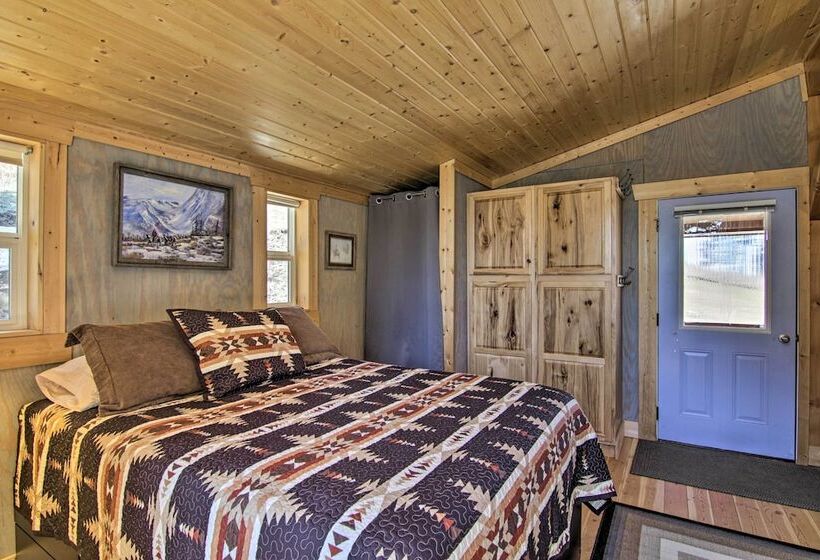 Remote Mtn Retreat W/ Hot Tub: Outside Bozeman!