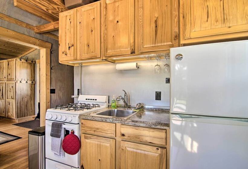 Remote Mtn Retreat W/ Hot Tub: Outside Bozeman!