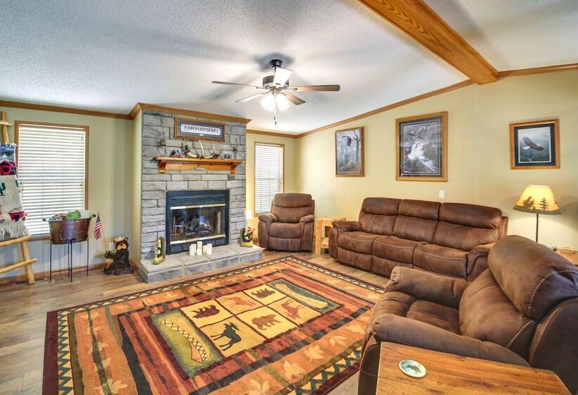 Lakefront Arkansas Home W/ Dock & Sunroom