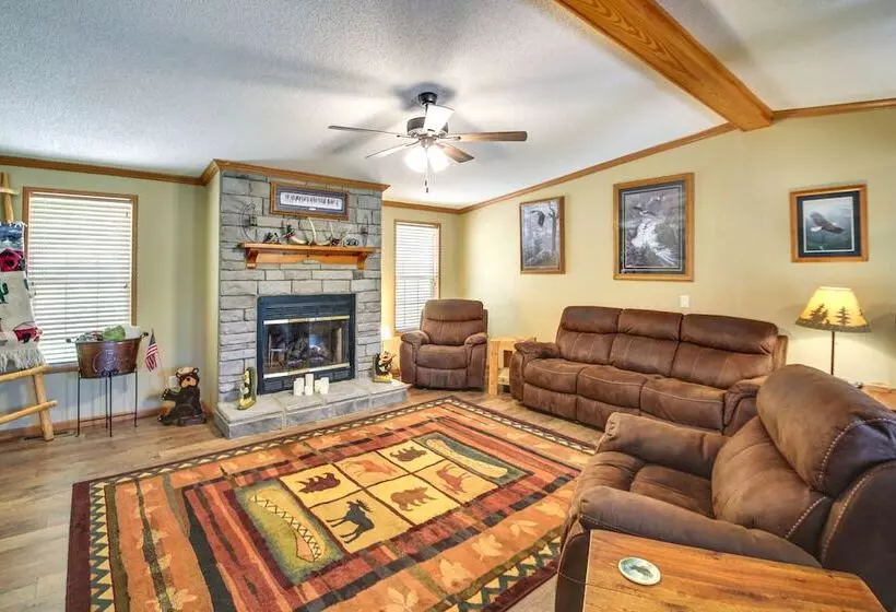 Lakefront Arkansas Home W/ Dock & Sunroom