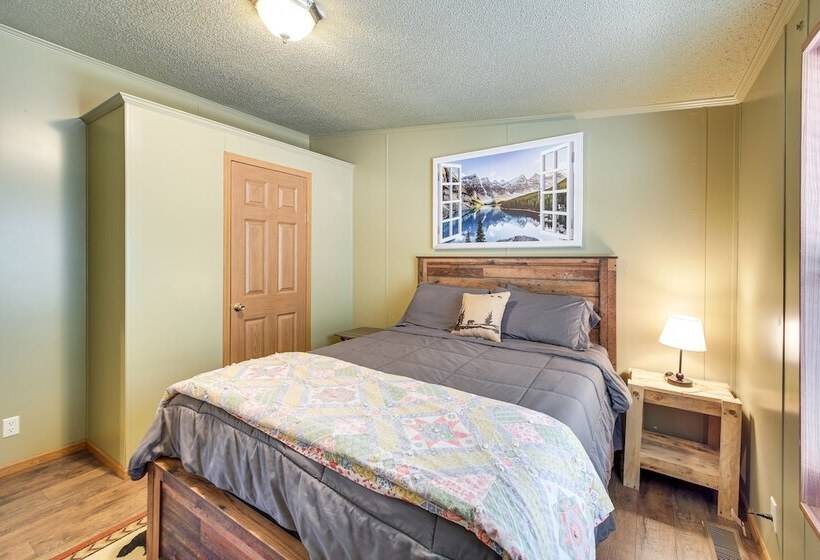 Lakefront Arkansas Home W/ Dock & Sunroom