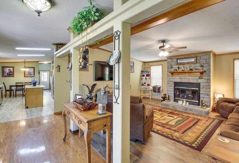 Lakefront Arkansas Home W/ Dock & Sunroom