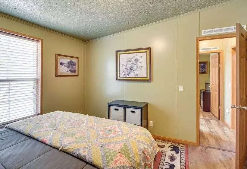 Lakefront Arkansas Home W/ Dock & Sunroom