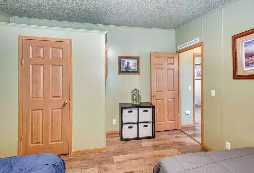 Lakefront Arkansas Home W/ Dock & Sunroom