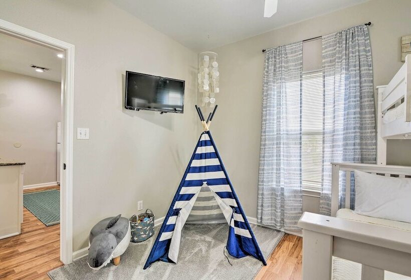 Pool & Marina Access: Home In Terramar Beach!