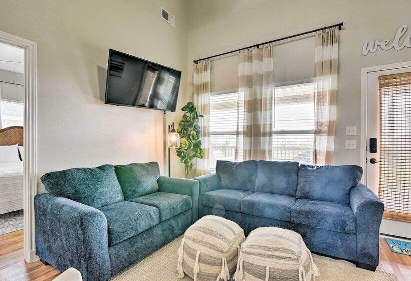 Pool & Marina Access: Home In Terramar Beach!