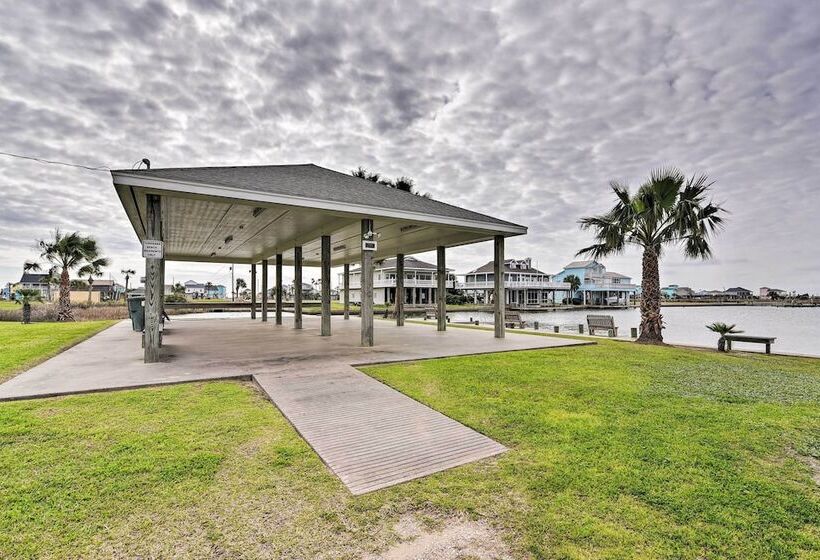 Pool & Marina Access: Home In Terramar Beach!