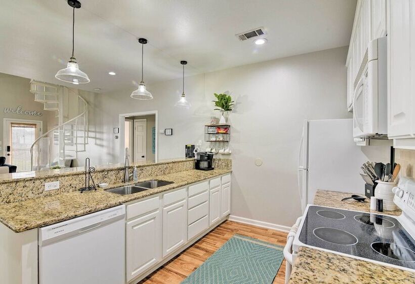 Pool & Marina Access: Home In Terramar Beach!