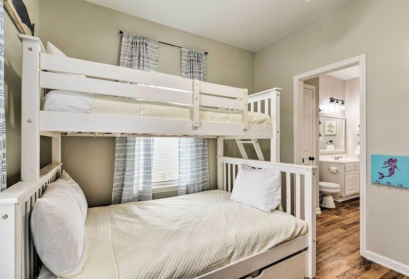 Pool & Marina Access: Home In Terramar Beach!