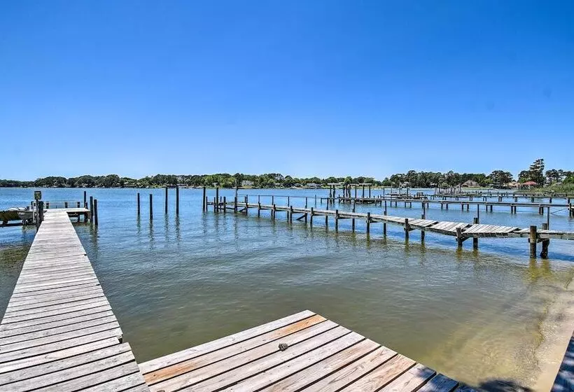 Riverfront Cottage: Fire Pit & Kayaks