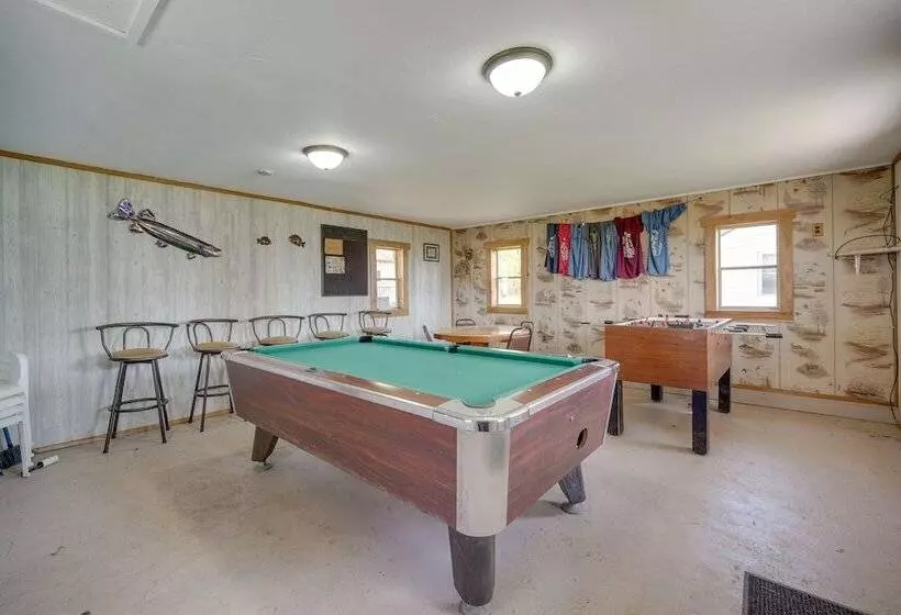 Rustic Cabin W/ Fire Pit, Steps To Sand Lake!