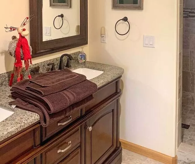 Rustic Retreat W/ Deck: Steps From Lake Almanor!