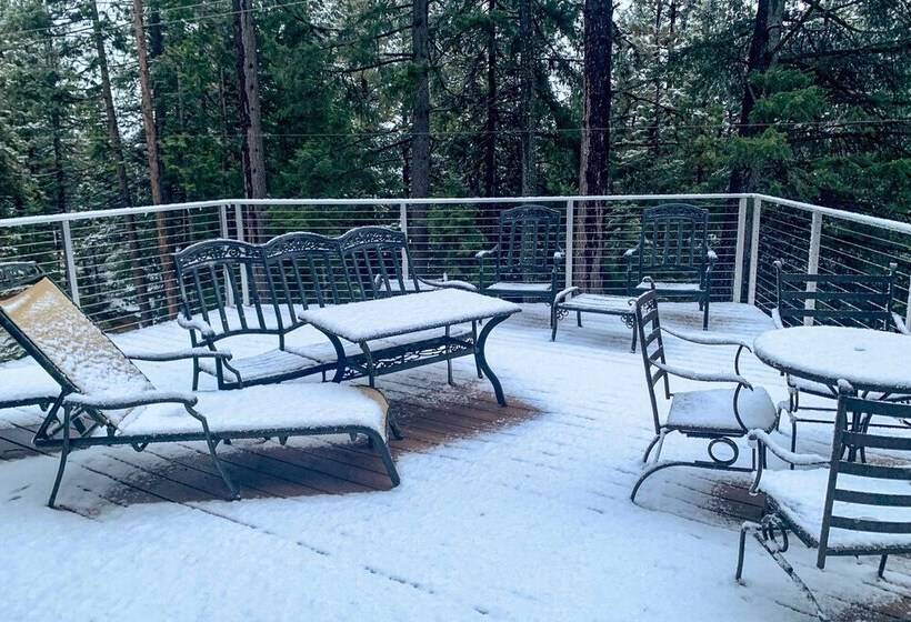 Rustic Retreat W/ Deck: Steps From Lake Almanor!