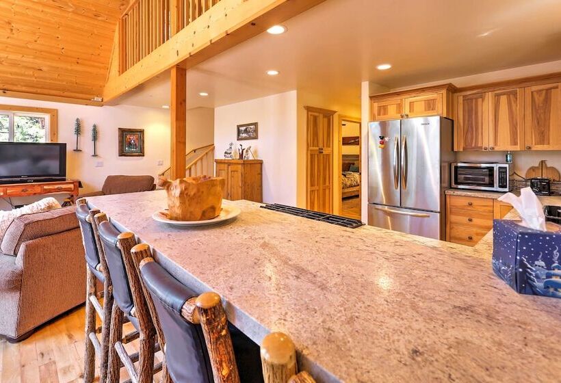 Rustic Retreat W/ Deck: Steps From Lake Almanor!