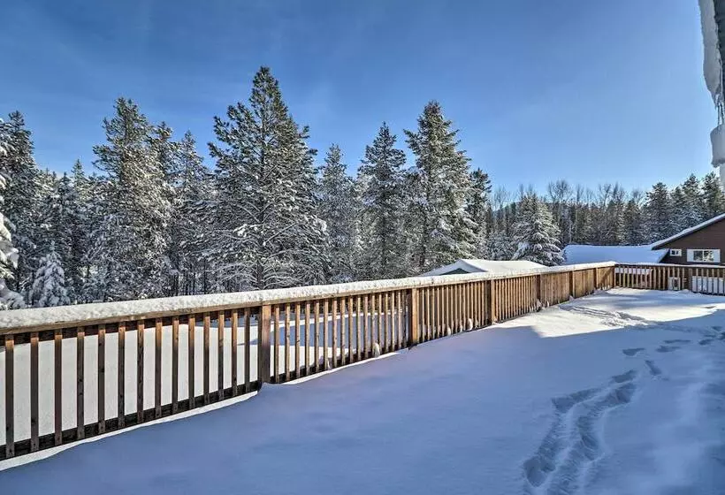 Scenic Forest Lodge Outside Glacier National Park!