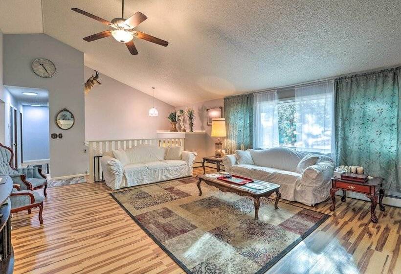 Scenic Woodland Park Cottage W/ Deck + Grill!