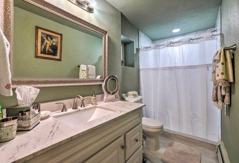 Scenic Woodland Park Cottage W/ Deck + Grill!