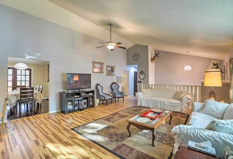 Scenic Woodland Park Cottage W/ Deck + Grill!