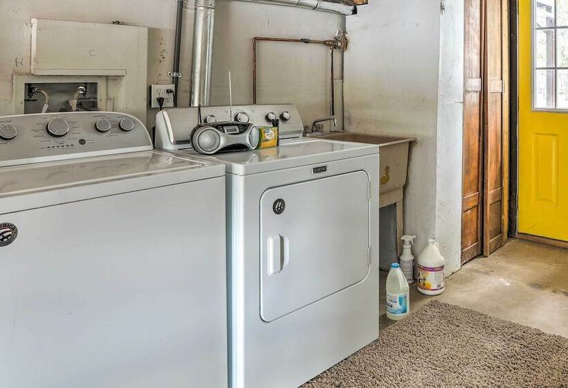 Scenic Woodland Park Cottage W/ Deck + Grill!