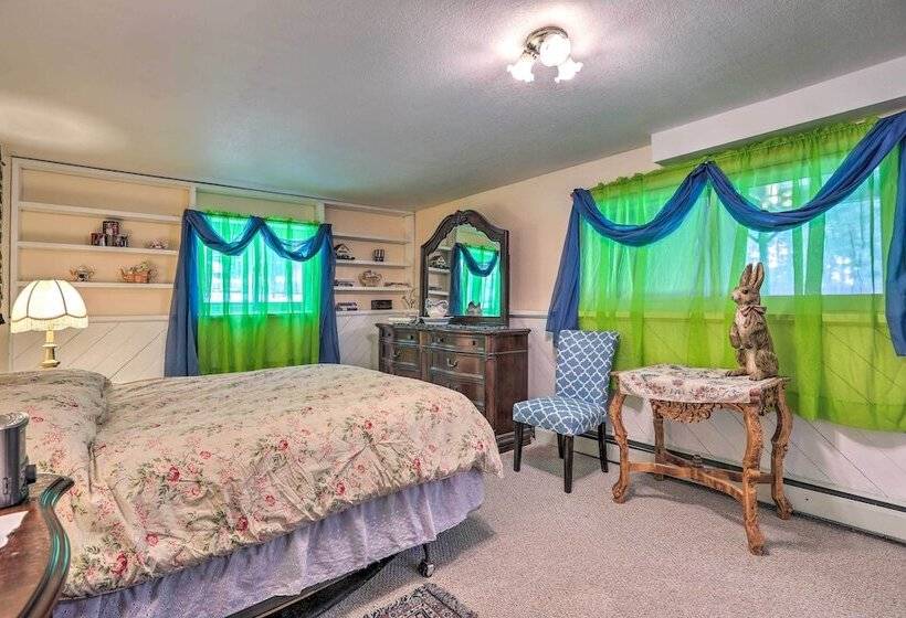 Scenic Woodland Park Cottage W/ Deck + Grill!