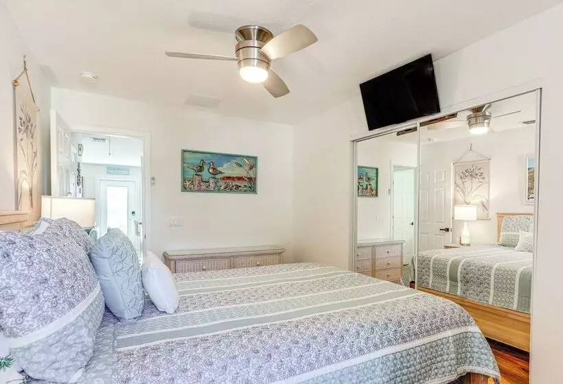 South Hutchinson Island Cottage W/ Beach Access!