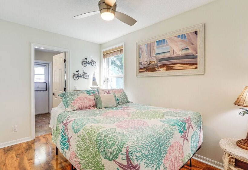 South Hutchinson Island Cottage W/ Beach Access!