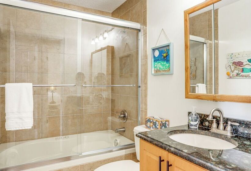 South Hutchinson Island Cottage W/ Beach Access!