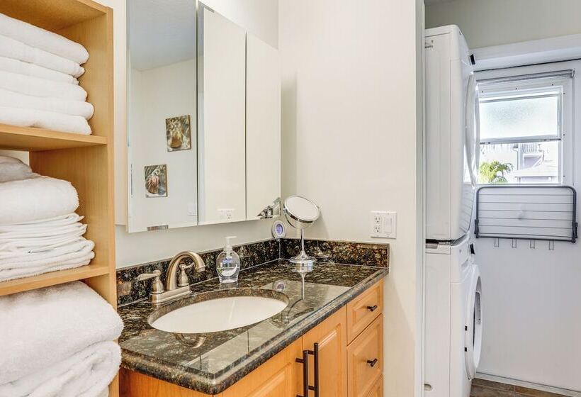 South Hutchinson Island Cottage W/ Beach Access!