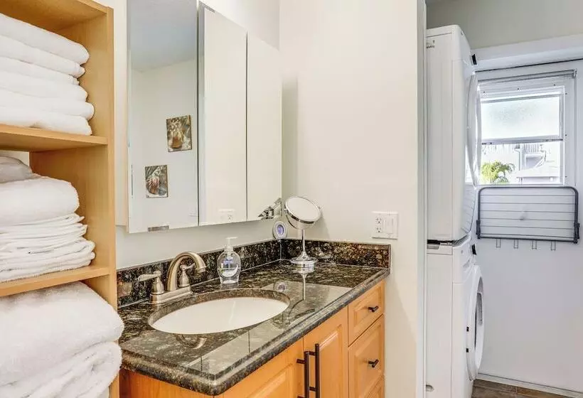 South Hutchinson Island Cottage W/ Beach Access!